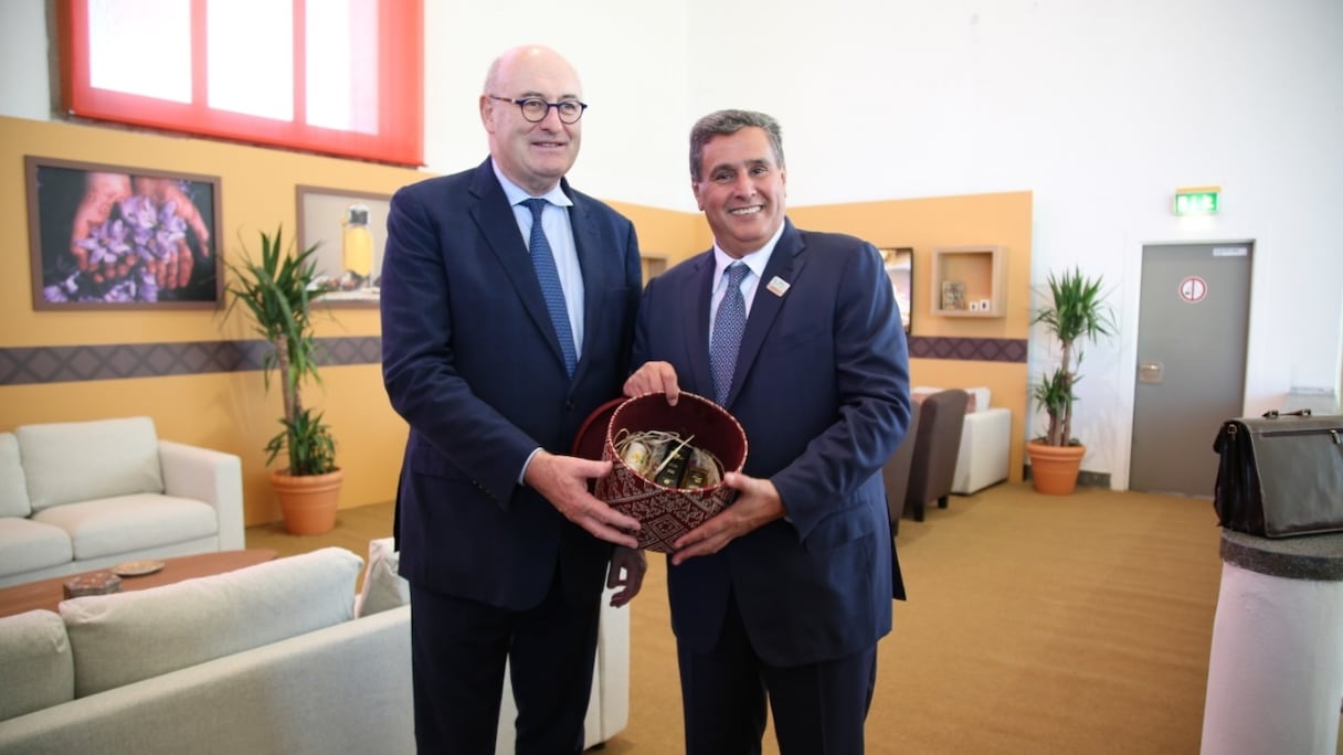 Le Commissaire européen à l'Agriculture, Phil Hogan, en compagnie du ministre de l'Agriculture, Aziz Akhannouch.
 
