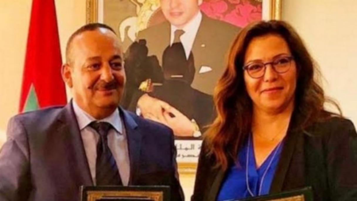 Le ministre de la Culture Mohamed Laaraj et Neila Tazi.
