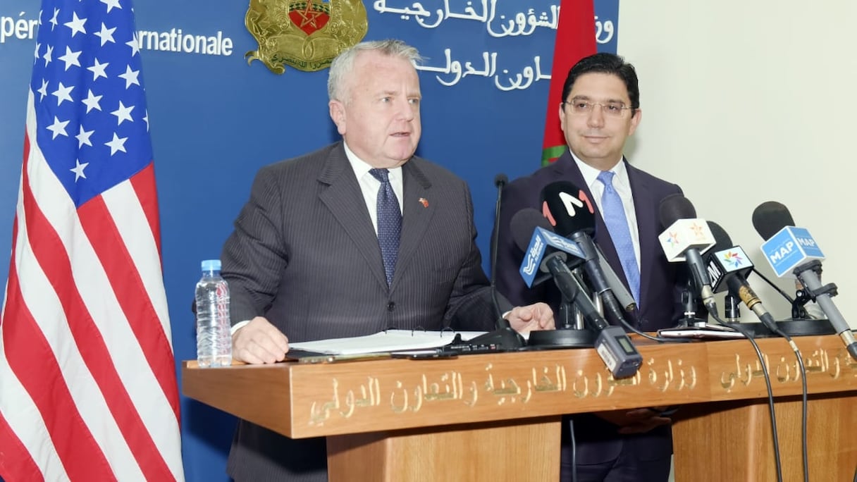 Nasser Bourita, ministre des Affaires étrangères et de la coopération internationale et John J. Sullivan, secrétaire d'Etat adjoint américain.
