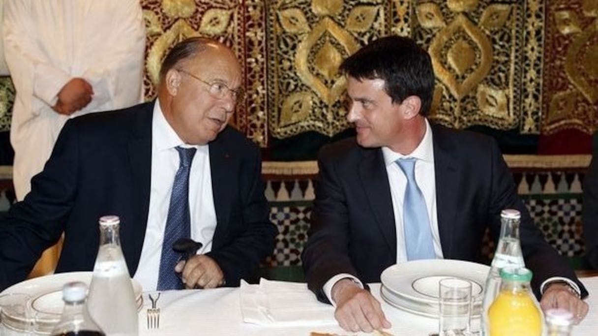 Emmanuel Valls, ministre de l'intérieur français, partage le ftour avec le recteur de la mosquée de Paris 
