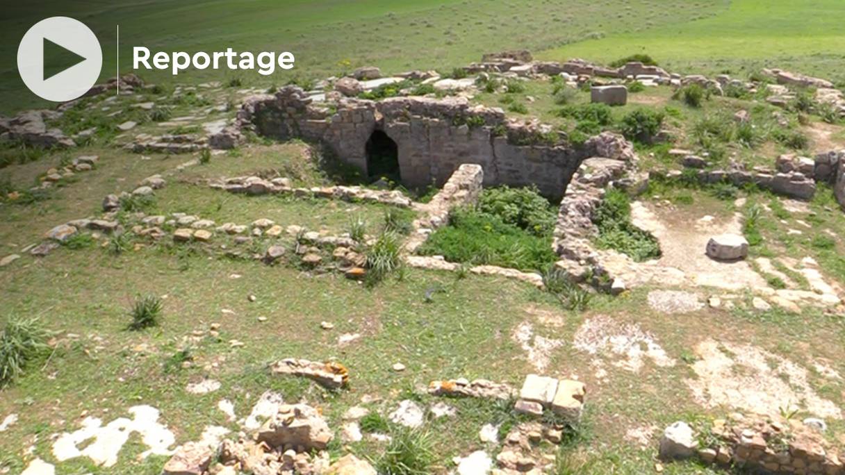 Ruines de Zilil, cité antique du nord du Maroc. Ses vestiges archéologiques dateraient d'Auguste, premier empereur de Rome, qui régna du 16 janvier 27 av. J.-C. au 19 août 14 ap. J.-C.
