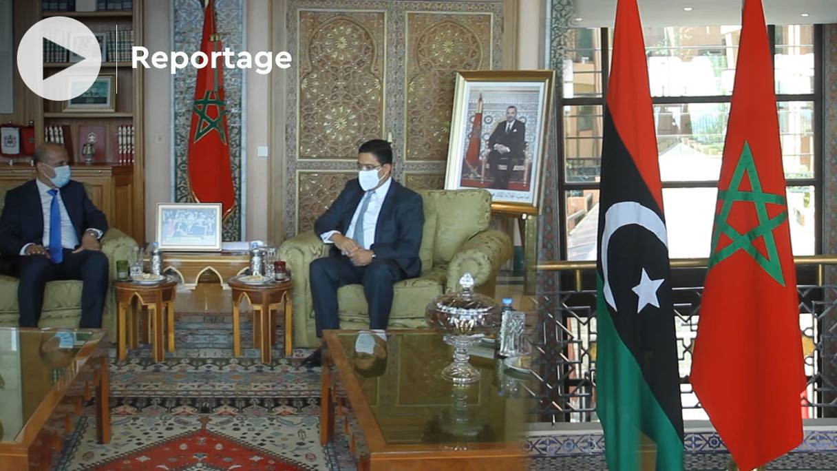 Abdallah Ellafi, vice-président du Conseil de la présidence libyenne, et Nasser Bourita, ministre des Affaires étrangères, à Rabat, le 25 août 2021.
