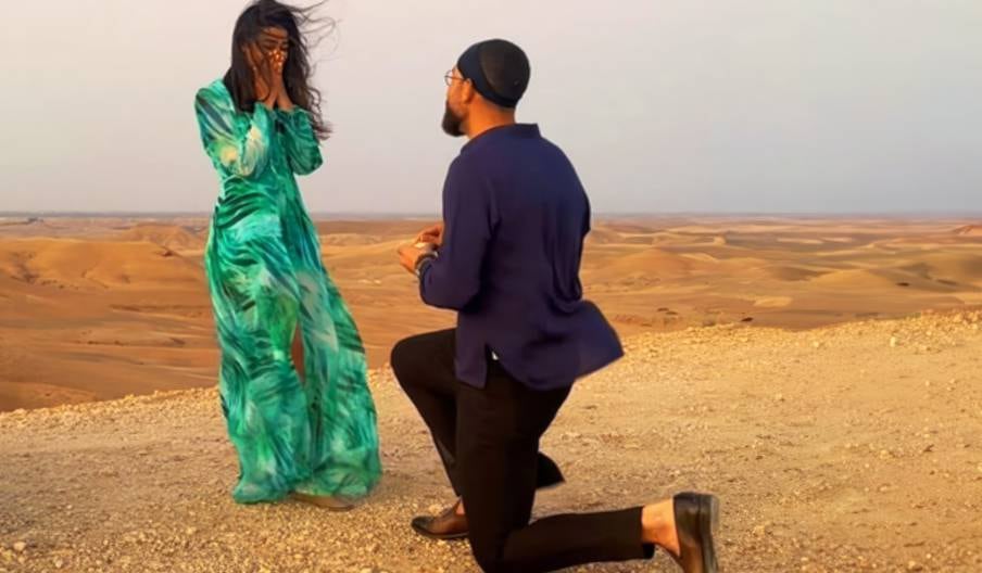 Cet acteur américain a fait sa demande en mariage à sa compagne au cœur du désert d’Agafay