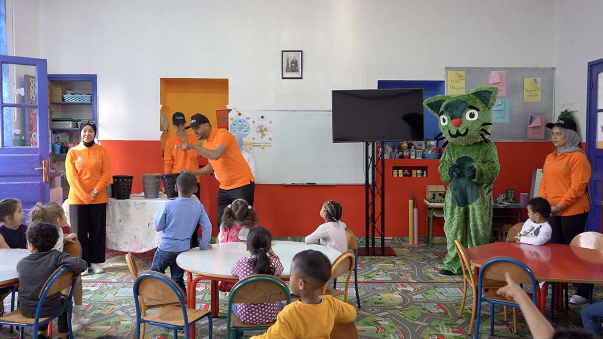 Le coup d’envoi de la deuxième édition du programme «Ecoles vertes» a été donné ce mercredi 26 avril 2023. Organisé par la société de développement local (SDL) Casablanca Baia, cette initiative de sensibilisation à la propreté de la ville cibler XX écoles de la capitale économique du Royaume.
