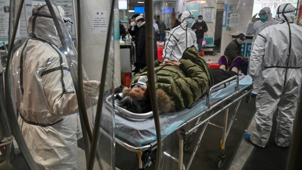 Arrivée d'un patient dans un hôpital de Wuhan en Chine le 31 janvier 2020.
