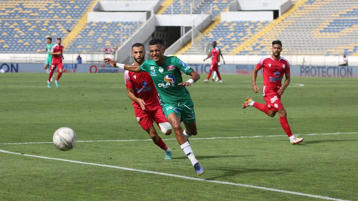 Un match de football entre le Wydad et le Raja, en 2022, lors du 132e derby casablancais, en marge de la Botola Pro Inwi.
