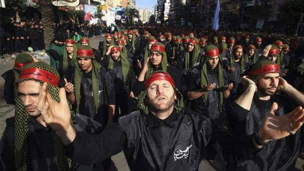 Défilé des milices chiites du Hezbollah libanais. 
