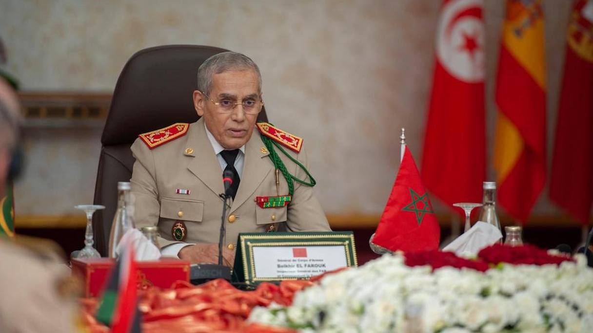 L'inspecteur général des Forces armées royales (FAR) et commandant de la zone Sud, le général de corps d'armée Belkhir El Farouk.
