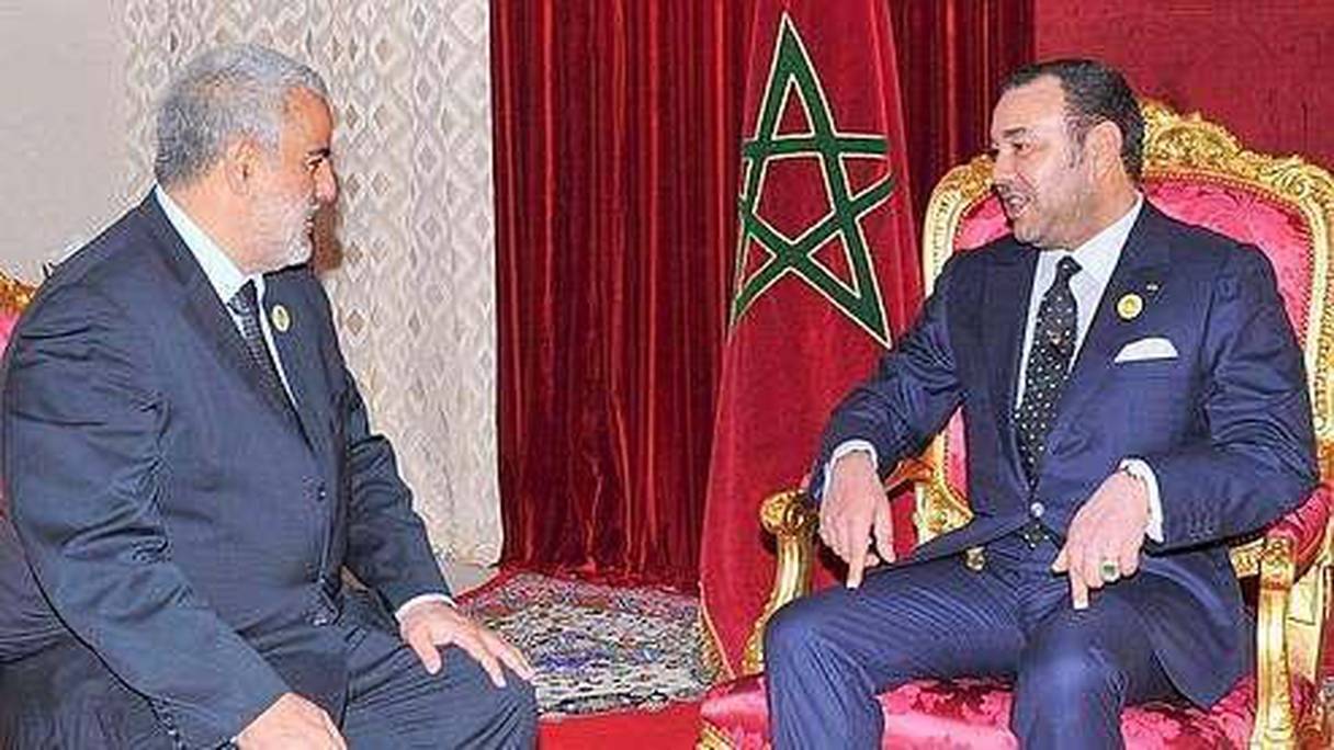Le roi Mohammed VI recevant le chef de gouvernement, Abdelilah Benkirane. 

