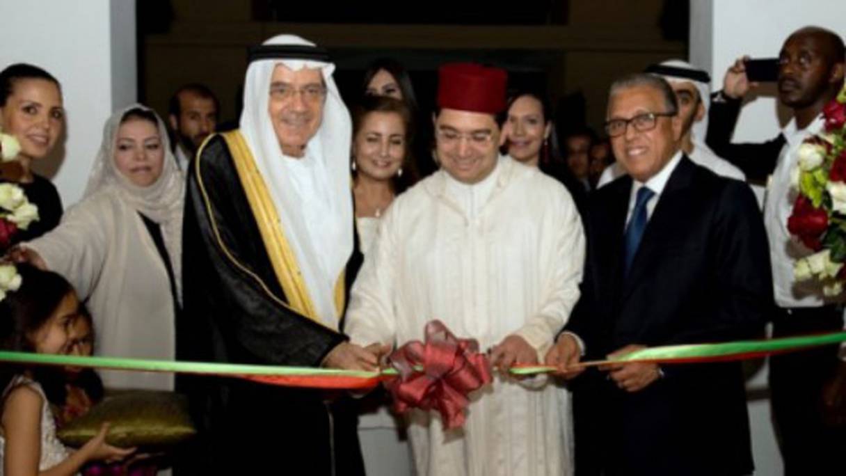 L'ambassadeur Ait Ouali en compagnie de Nasser Bourita lors de l'inauguration du complexe diplomatique marocain aux Emirats, en 2018.
