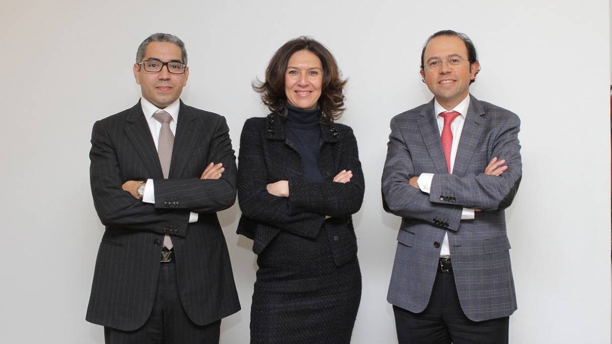 De g. à d.: Driss Benchaffai, Souad Benbachir et Younes Benjelloun (tous trois DG de CFG Bank). 
