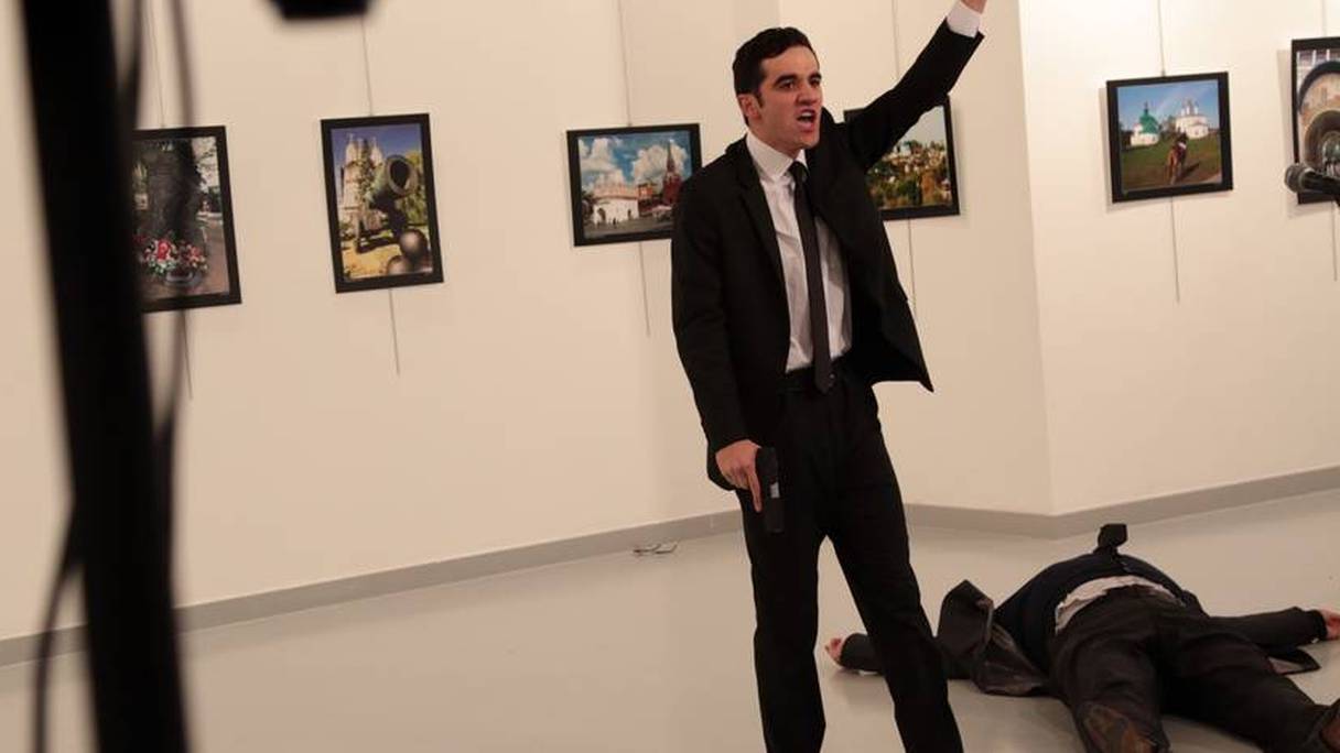 L'assassin de l'ambassadeur russe a été abattu par les services de sécurité.
